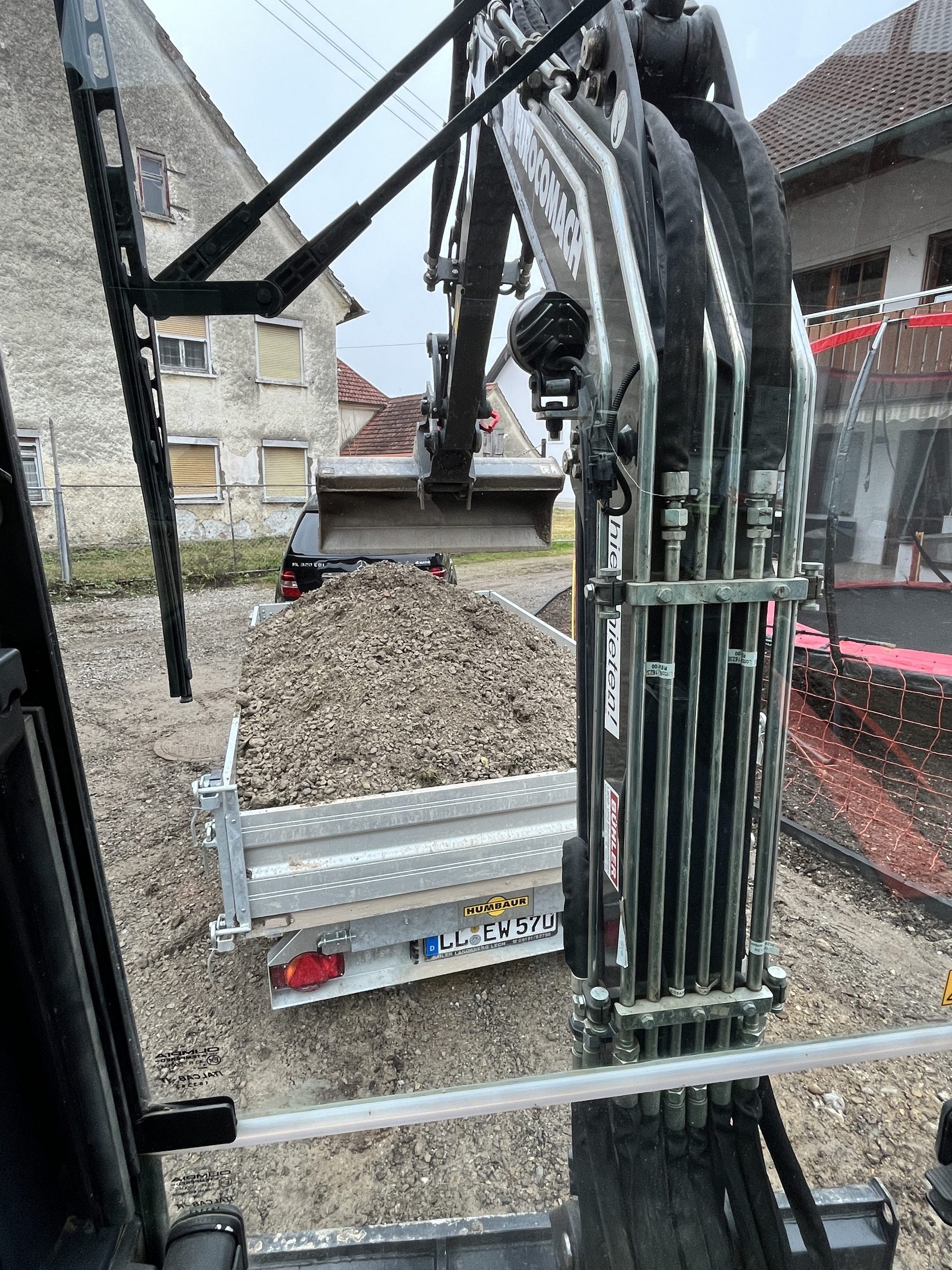 Tiefbau Erdarbeiten Kabelgraben, Schongau